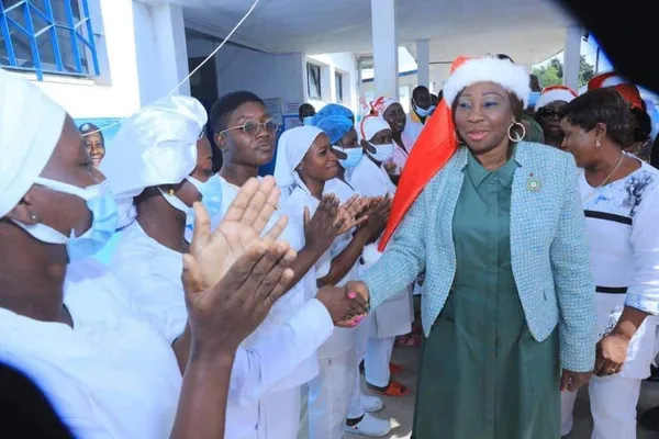 Arbre de Noël 2023 Abobo : Kandia Camara fait briller les yeux des enfants