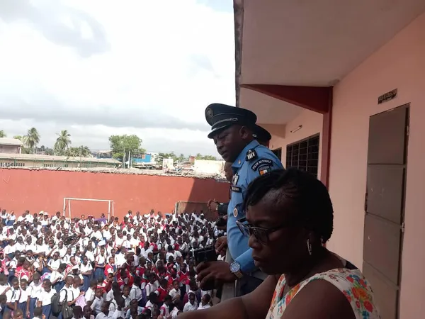 La police ivoirienne engagée contre les congés anticipés