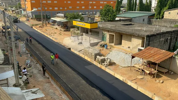 Abobo : le bitumage des voies de N’dotré lancé