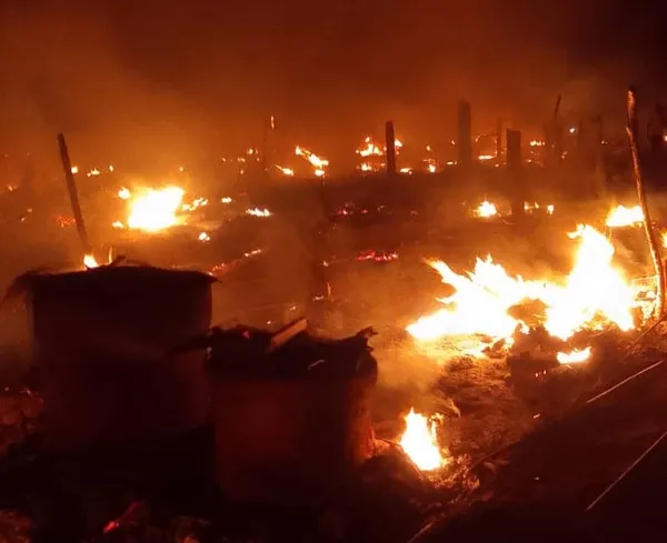 Un grave incendie ravage le quartier Fantikro de Jacqueville ce mercredi : plusieurs dizaines de familles sinistrées