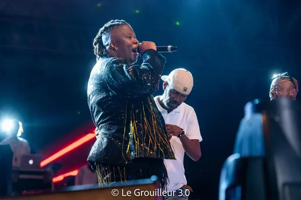 Concert Apoutchou National : un pari réussi, le plein du Palais de la Culture, des images