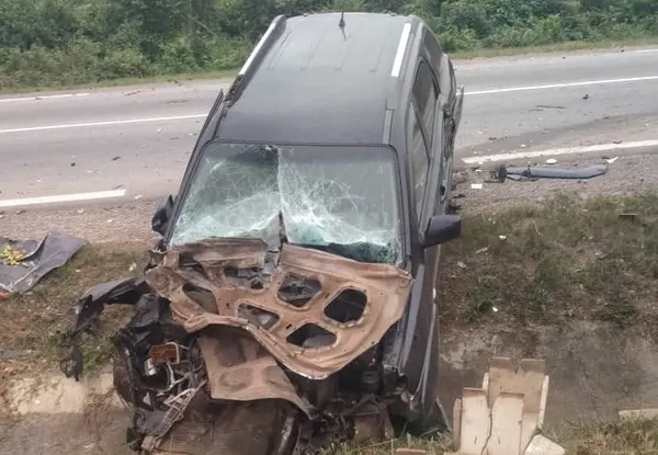 Grave accident de la circulation sur l’axe Adzopé – Akoupé ce mardi : un véhicule particulier percuté par un camion, six victimes