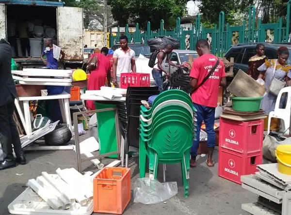 Les commerçants du jardin public du Plateau d’Abidjan déguerpis : colère et indignation