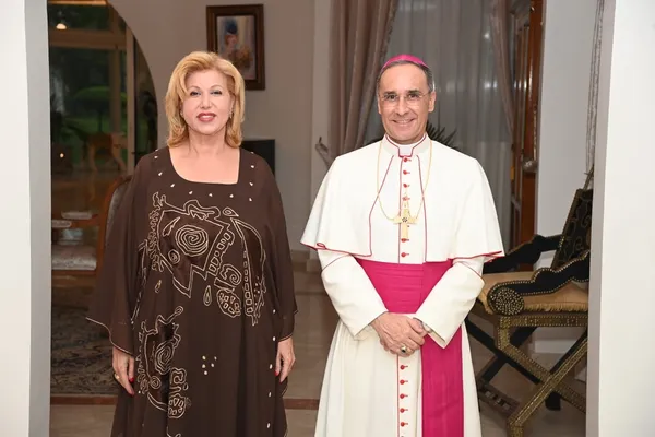 Dominique Ouattara reçoit une délégation de l’église catholique conduite par le Nonce Apostolique Mgr Beltz