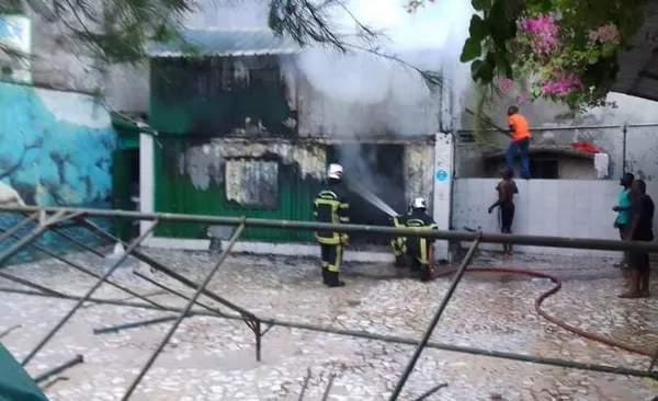 Incendie au maquis Carrefour Supermarché à Yopougon Azito ce mercredi : des dégâts importants