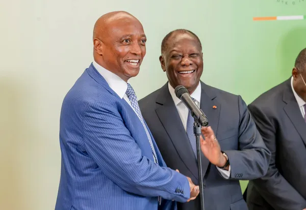 Motsepe salue le leadership de Ouattara pour l’organisation de la CAN 2023