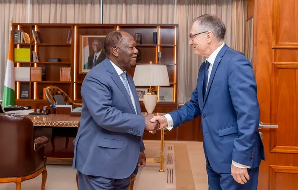 Jean-Marie Bockel chez Ouattara : vers une présence militaire plus discrète en Côte d’Ivoire ?