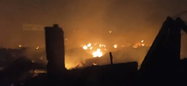 Abobo : un incendie de plusieurs baraques à Belleville fait un calciné