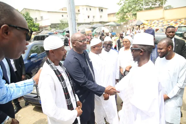Finale CAN 2023 : Bictogo prie à la mosquée Al Iman de Yopougon pour la victoire des Éléphants