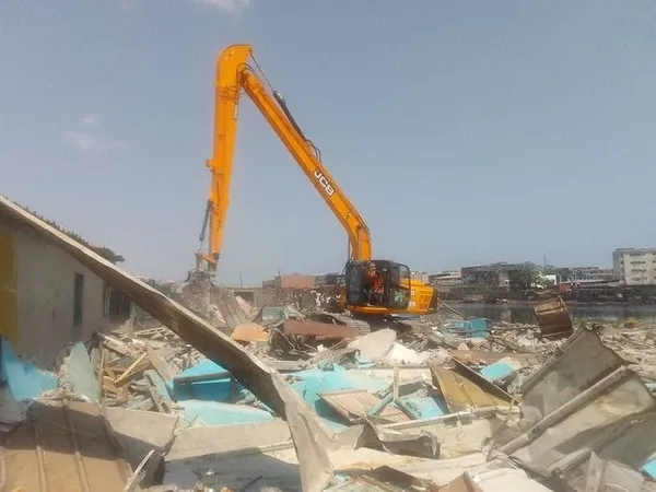 Déguerpissement sur le Canal d’Anoumabo à Marcory : les travaux débutent