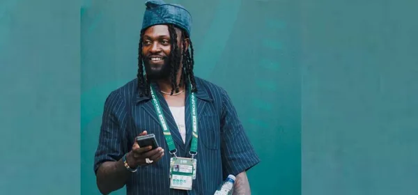 Emmanuel Adebayor nommé ambassadeur de la Coupe du Monde 2030