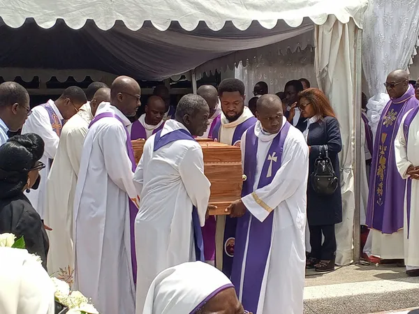 Mgr Ahouana : Dernier voyage terrestre vers Bouaké, son diocèse bien-aimé