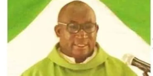 Le père Olivier Amontchi