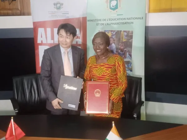 La signature d'une convention pour l'introduction de l'enseignement du chinois au Lycée d'excellence Alassane Ouattara de Gra