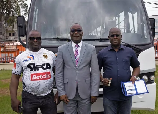 L'Asec Mimosas reçoit son car flambant neuf ce vendredi 12 avril 2024