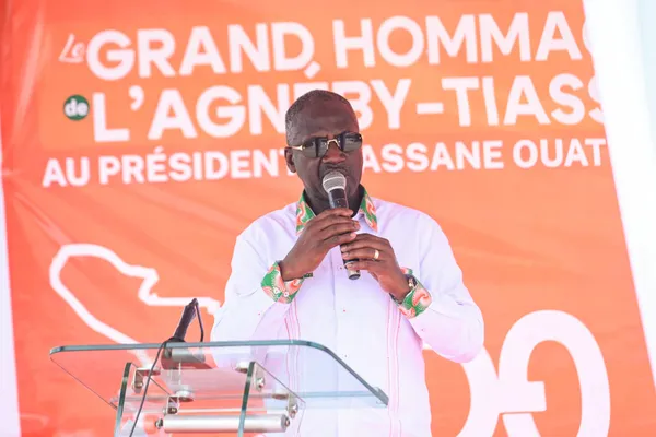 Adama Bictogo à Agboville lors de la cérémonie d’hommage de l’Agnéby-Tiassa au président Ouattara le 4 mai 2024