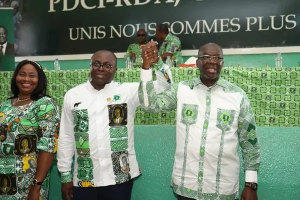Bredou Bredou Athanase et Adom Guillaume se réconcilient le 10 mai 2024 à Abengourou