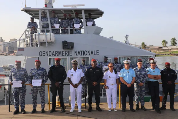 Cérémonie de remise de parchemins à 19 gendarmes issus des groupes de sécurité Abidjan et San-Pedro