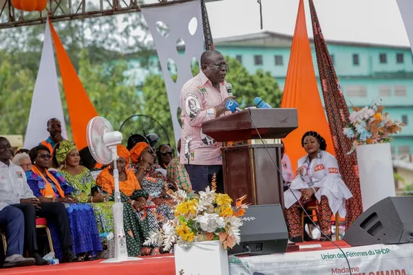 Cissé Bacongo lors du lancement de la grande tournée de l'UF-RHDP au Complexe sportif d'Abobo le 13 mai 2024
