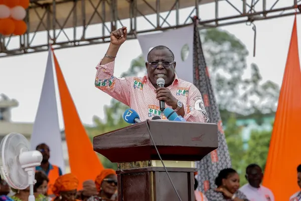 Cissé Bacongo lors du lancement de la grande tournée de l'UF-RHDP au Complexe sportif d'Abobo le 13 mai 2024