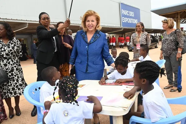 Dominique Ouattara au Salon International du Livre d'Abidjan (SILA) le jeudi 16 mai 2024