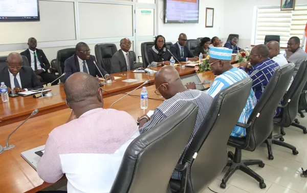 Microfinance en Côte d'Ivoire, Une délégation du Burkina à Abidjan