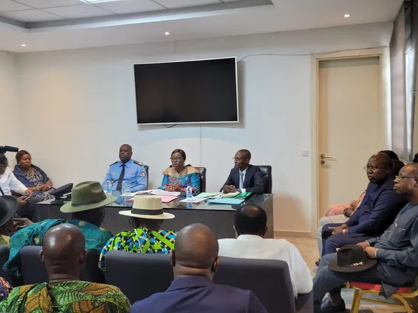 Rencontre Kandia Camara et les responsables de l'église méthodiste unie Béthel