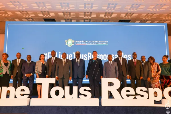 Lancement officiel de la campagne nationale "En Ligne Tous Responsables"