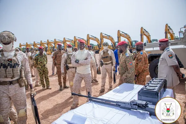 Burkina, l'armée nationale renforcée avec un important lot de matériel militaire