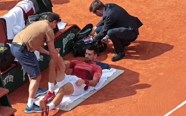 Novak Djokovic blessé lors des huitièmes de finale du tournoi de Roland-Garros le 3 juin 2024