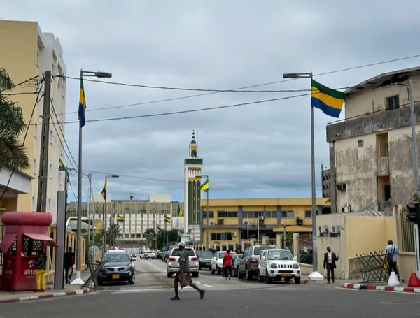 Rue de Libreville, la capitale du Gabon