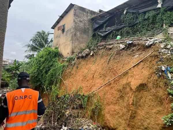 Adjamé face aux inondations et aux effondrements de bâtiments