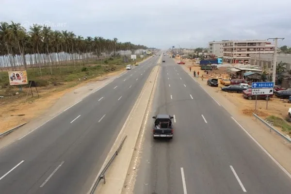 AUTOROUTE DE GRAND-BASSAM