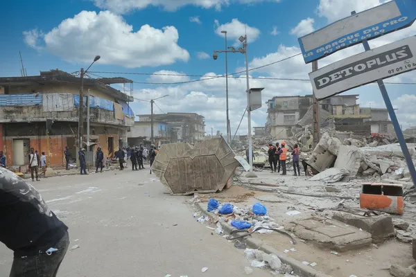 Cissé Ibrahima Bacongo sur le site des opérations de déguerpissements à Adjamé Village