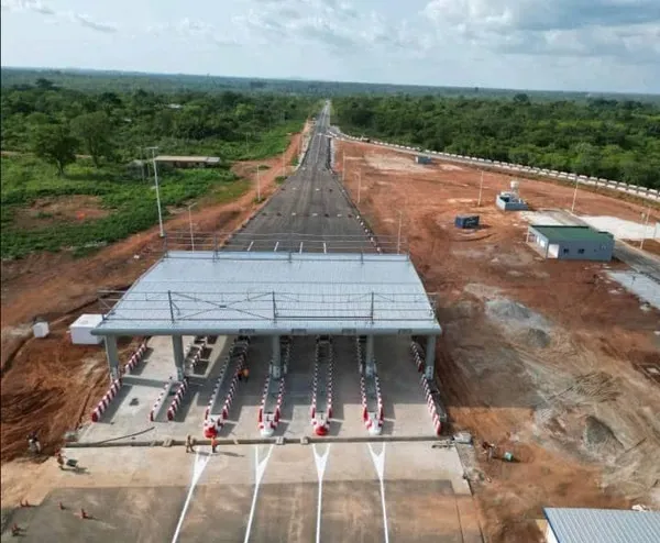 Deux nouvelles stations de péage en construction