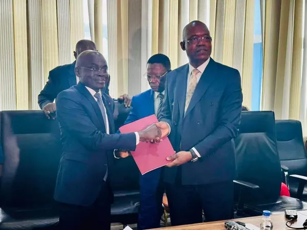 Passation de charges entre Jean Martial Adou et Fausseni Dembélé