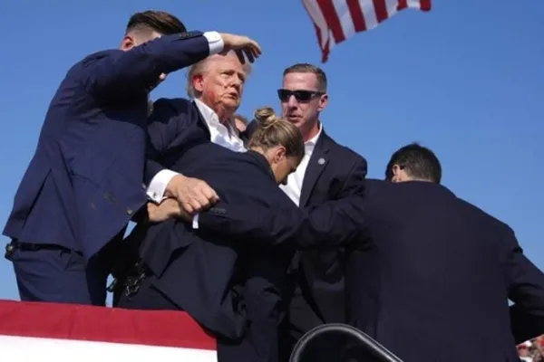 Tentative assassinat de Trump par balle lors d'un meeting électoral le samedi 13 juillet 2024 à Butler, dans l'Etat américain