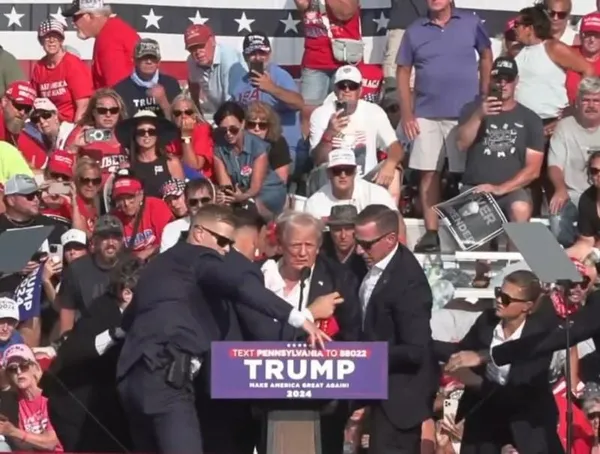 Tentative assassinat de Trump par balle lors d'un meeting électoral le samedi 13 juillet 2024 à Butler, dans l'Etat américain