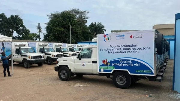 La Côte d'Ivoire renforce sa stratégie de vaccination avec un don de 15 véhicules frigorifiques du Canada via l'UNICEF