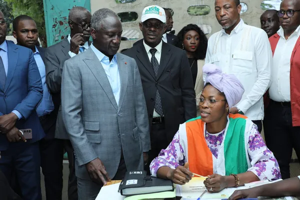 Adama Bictogo rencontre les agents électoraux dans les centres de révision des listes