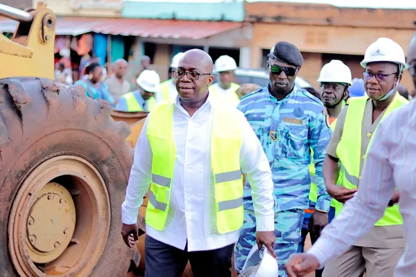 Abengourou: le maire Adom lance la réhabilitation du marché de Cafetou, 116 nouveaux box en plus