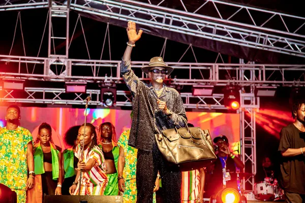 Debordo Leekunfa au Palais de la Culture d'Abidjan