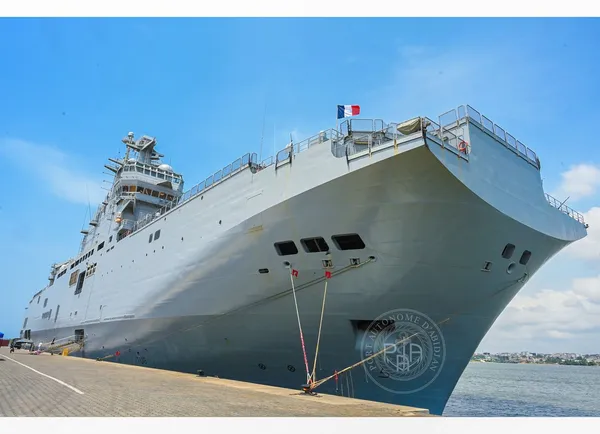 Escale stratégique de deux navires militaires français au port d’Abidjan
