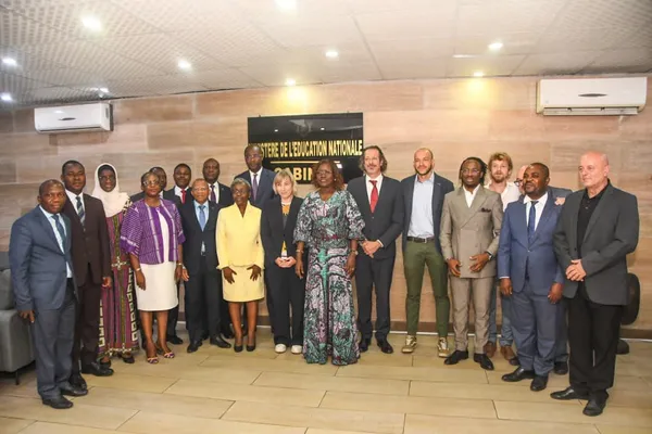 La Côte d’Ivoire reçoit 10 milliards de francs CFA de l’Italie pour renforcer l’éducation