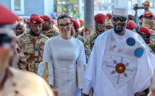 Présidentielle guinéenne 2025 : Doumbouya vote à Conakry et invite à la sérénité