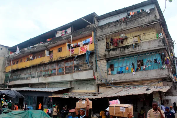 Adjamé : évacuation urgente d’un immeuble R+3 au quartier Forum