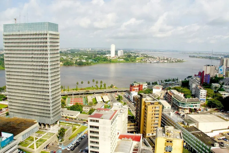 Électricité, école, santé : le bilan social des PND depuis 2011 en Côte d'Ivoire image de l'article