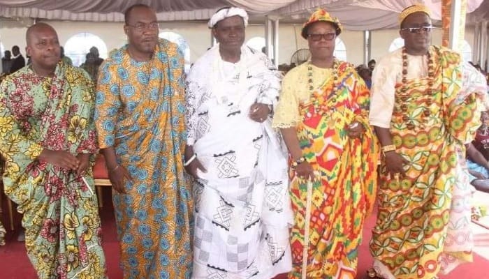 Noël Akossi Bendjo, entouré des maires Raoul Aby de Marcory et Paulin Claude Danho d'Attécoubé