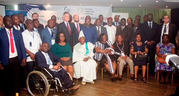 Les participants au symposium d'Abidjan