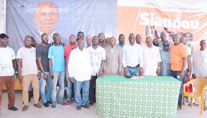 Des transporteurs apportent leur soutien à Siandou Fofana